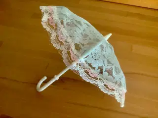 Blonde parasol til Barbie.