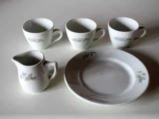 Kongelig hotelporcelæn med vilde planter