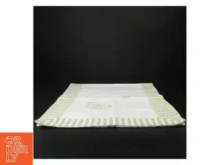 Duge med broderet sommerfugl (str. 90 x 34 cm)