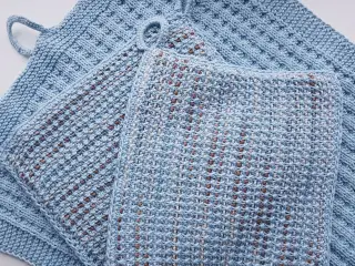 Grydelapper/håndklæde - håndstrikkede