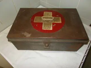 Stor førstehjælpskasse fra 1934