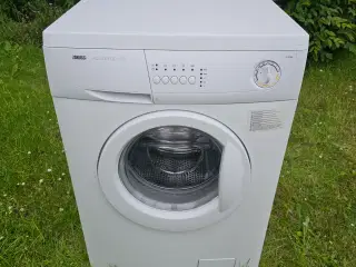 Driftsikker Zanussi vaskemaskine – klar til brug