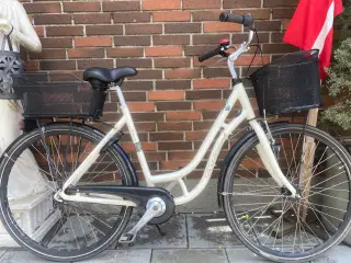 Købt til 5399 kr lækker model 