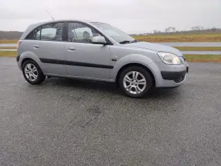 RIO MPV 1,4 benzin 