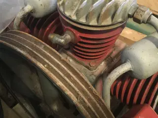 Kompressor motor (3 cyl. Stenhøj)