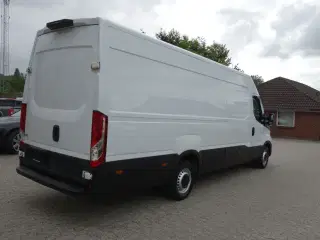 Iveco Daily 2,3 35S16 16m³ Van AG8