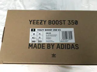 Yeezy Sneakers 