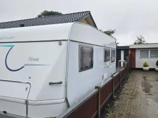 Hymer 532 med enkle senge. Årg 2004