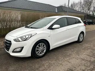 Hyundai i30 1,6 CRDi 110 Life+ CW DCT