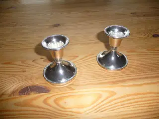 2 lysestager i sølvplet
