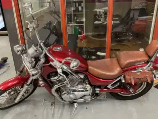 SUZUKI VS 750 GLP MOTORCYKEL