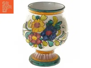 Farverig keramisk vase (str. 16 cm)