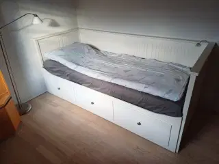 Hemnes IKEA seng