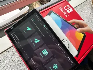 Modded - Nintendo Switch OLED (Som ny!)