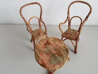 Antikke dukkemøbler