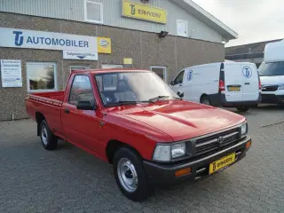 Toyota HiLux 2,4 D Pick-up