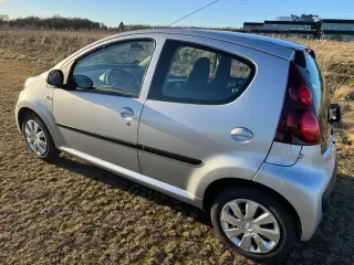 Peugeot 107 1,0 Champion Air 5d