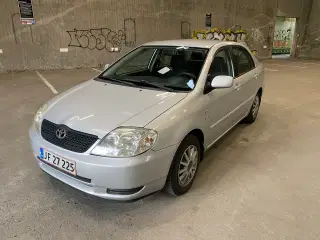 Toyota Corolla E12 1.6 vvt-i Sedan 