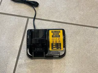 DeWALT Oplader XR DCB112