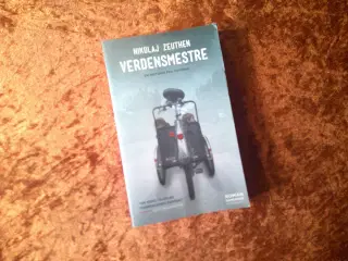 Verdensmestre : en historie fra 00'erne,  Nikolaj 