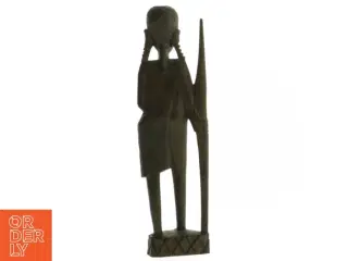 Træfigur af kvinde med spyd (str. 18,5 cm)