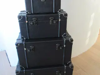 Opbevarings kufferter.