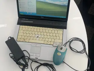 Bærbar-PC retro (Fujitsu Siemens Lifebook E-8310)