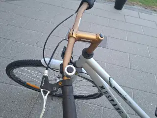 En god cykel mustang 55 cm 28"hjul