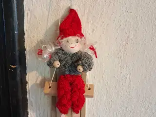 Gyngende nisse pige