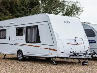 2019 - LMC 450 D Style   Super velholdt Dobbelt seng vogn