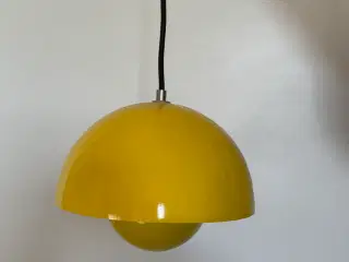 Verner Panton loftslampe gul