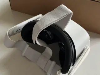VR headset Oculus Quest 2 