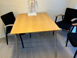 Velholdt bord 120X90