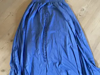 Sæt med bluse og nederdel