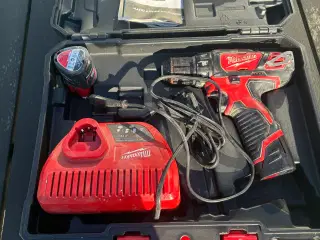 Milwaukee M12BDD