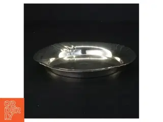 Sølvfarvet metalbakke (str. 17 x 2 cm)