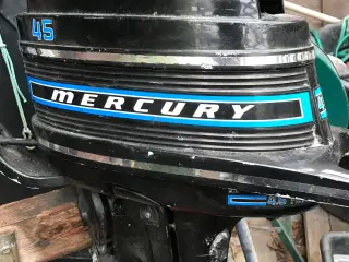 4,5 HK 2-takt Mercury påhængsmotor.