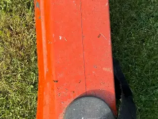 Flymo løvsamler med kraftig motor.