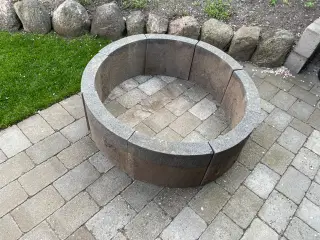 Bed afskærmning af granit