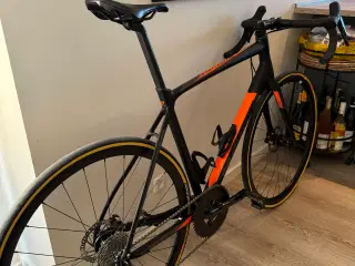 Giant Contend SL - størrelse M/L