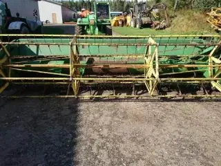 John Deere 13"
