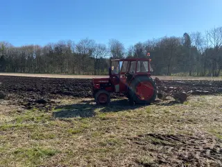 Markarbejde med mindre maskiner udføres