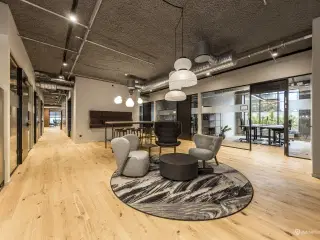 Privat kontorsuite til 6 personer