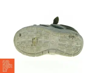 Børnesko med velcro fra Hummel (str. 23)