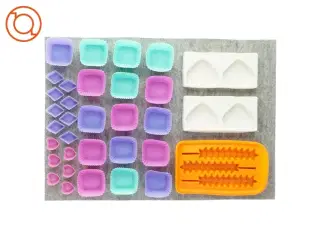 Bageforme og chokoladeforme i silicone (str. 25x14 og 20x10 og 5x5 og 3x3 og 3x3cm)