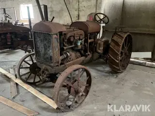 Veterantraktor Farmall