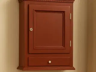 Vægskab i klassisk stil