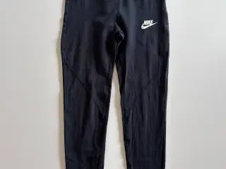 Nike tights, str. 146-156