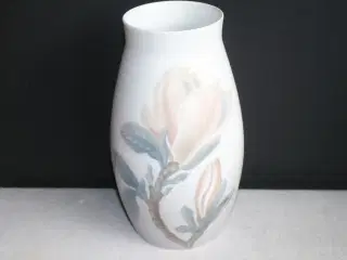 Vase med Magnolia, Bing og Grøndahl 