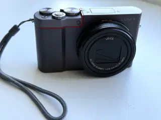 Lumix Panasonic DMC-TZ100.
